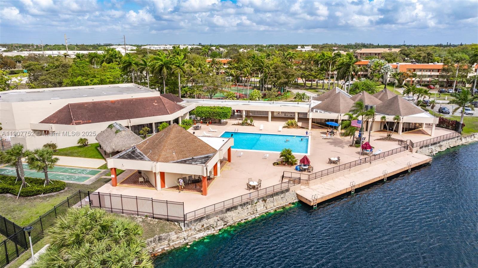 SUNRISE LAKES 17 CONDO - Residential