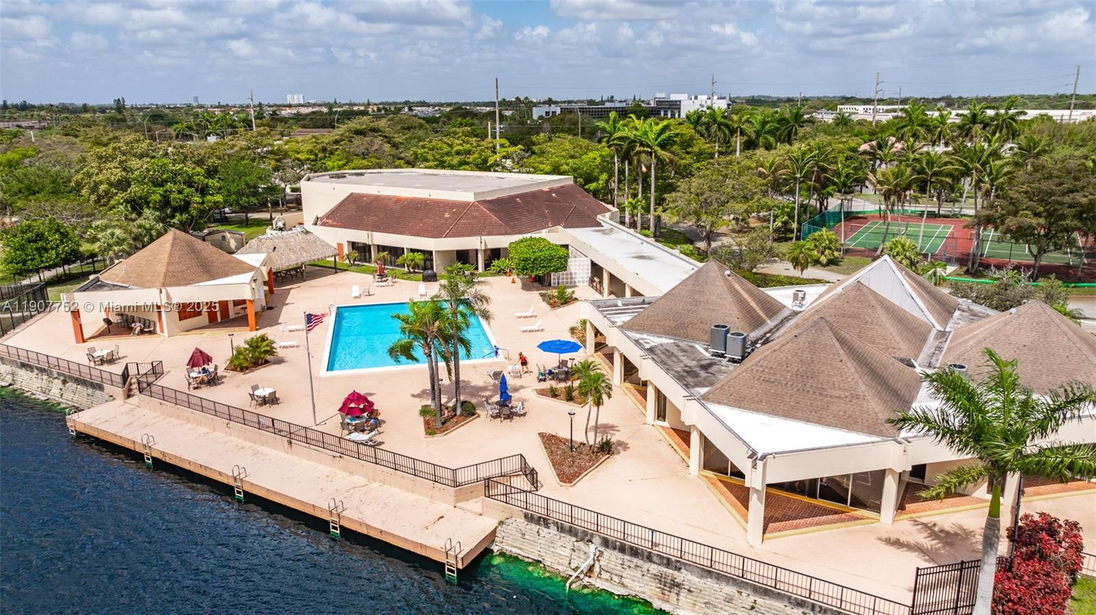 SUNRISE LAKES 17 CONDO - Residential