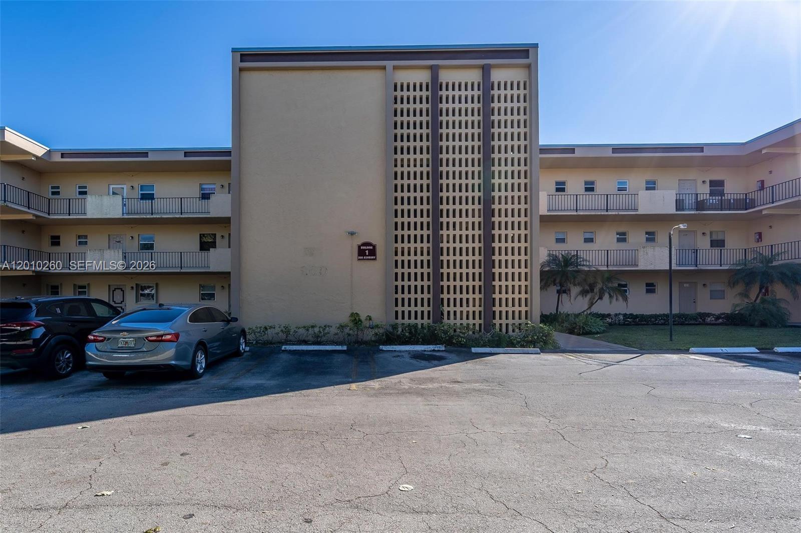 ASHBURY HOUSE - Residential Lease
