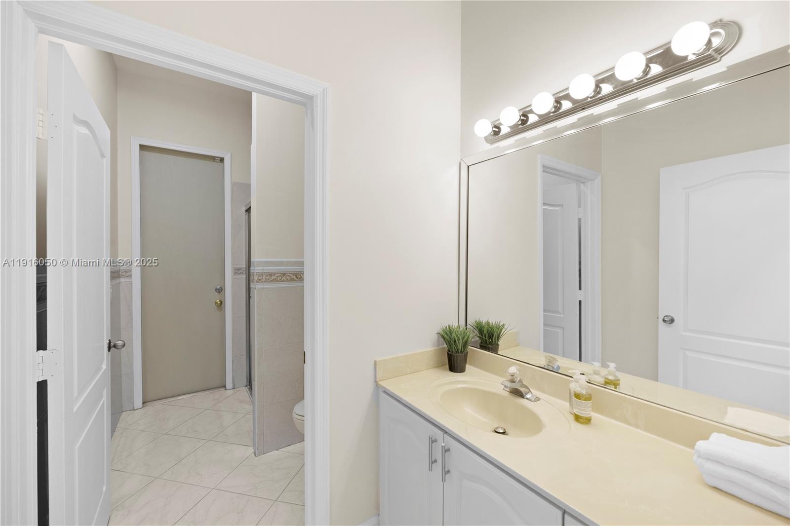 ROYAL OAKS - Residential