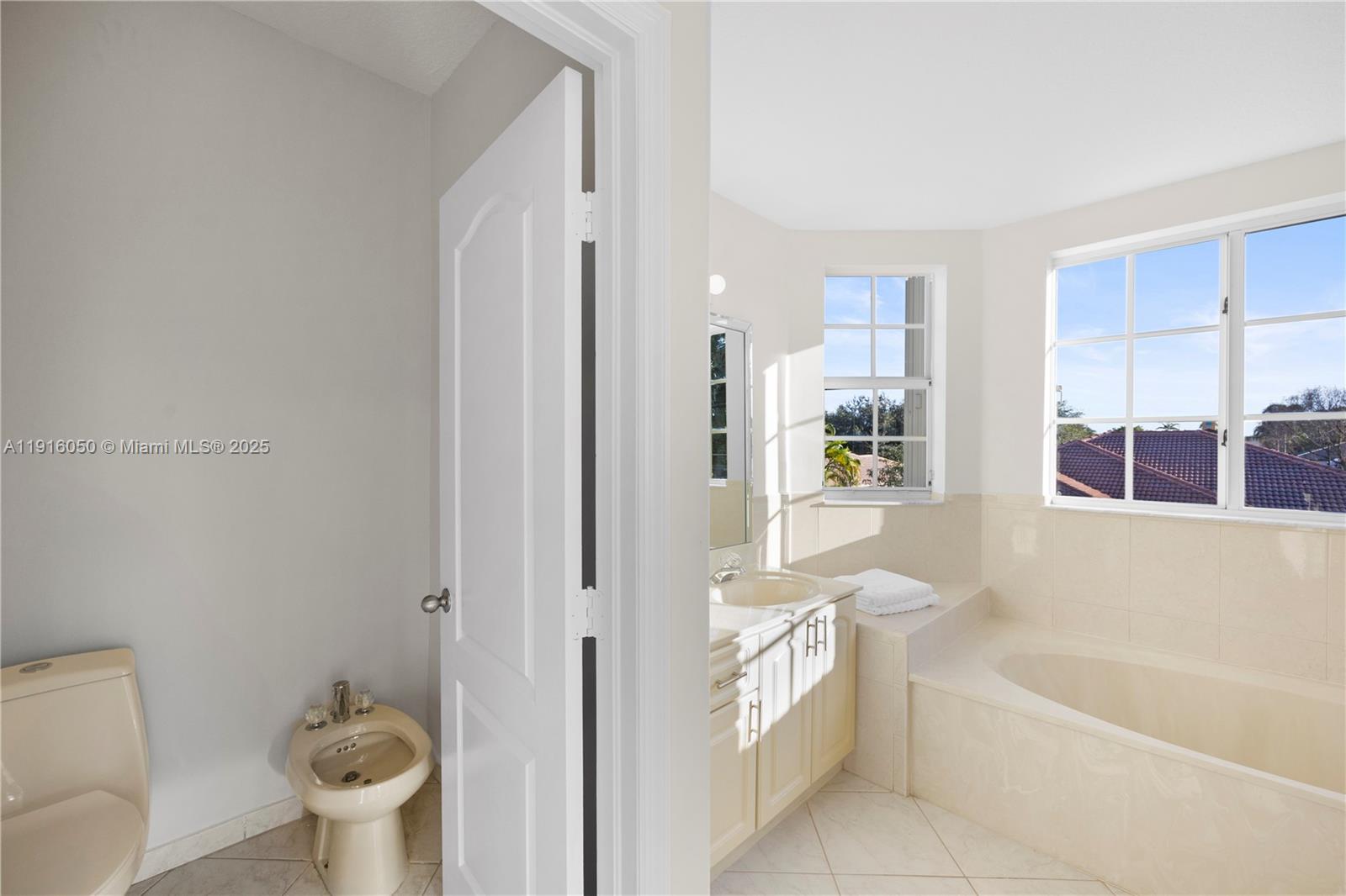 ROYAL OAKS - Residential