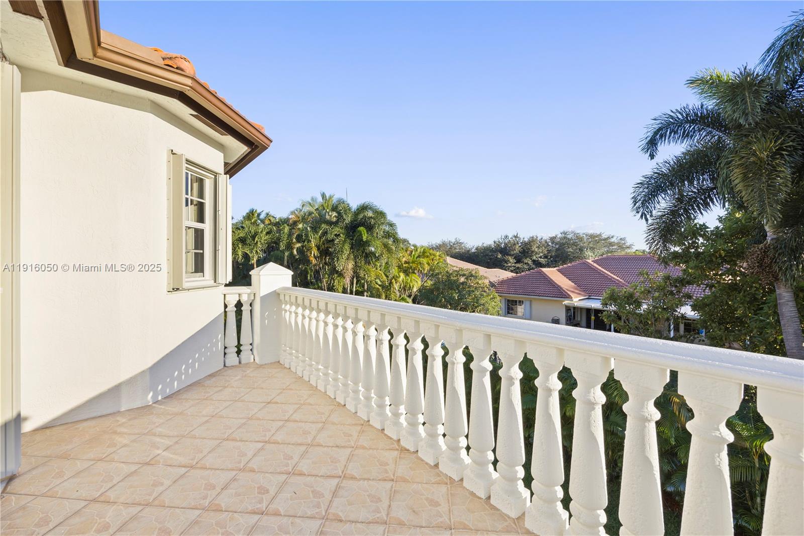 ROYAL OAKS - Residential