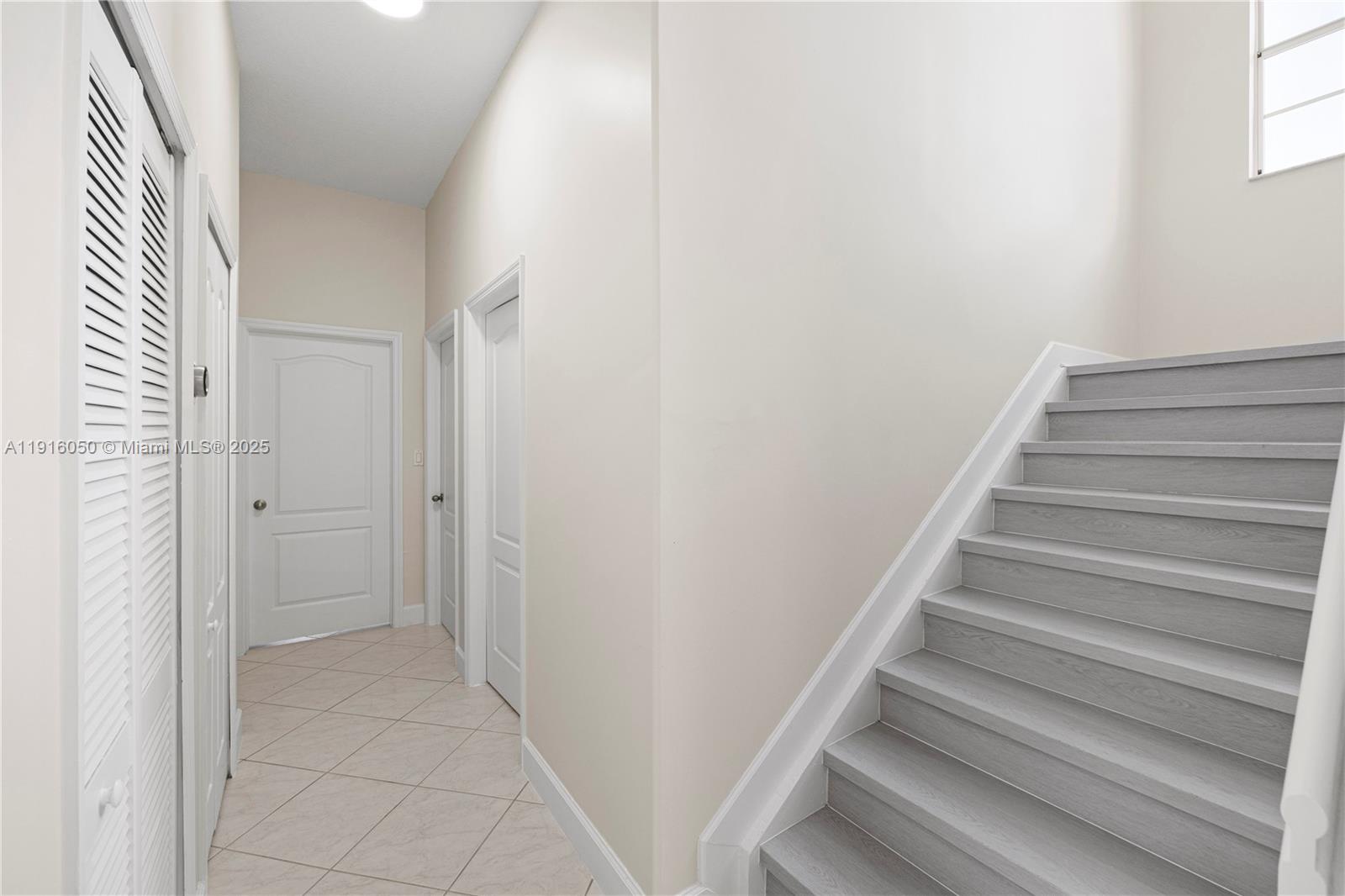 ROYAL OAKS - Residential