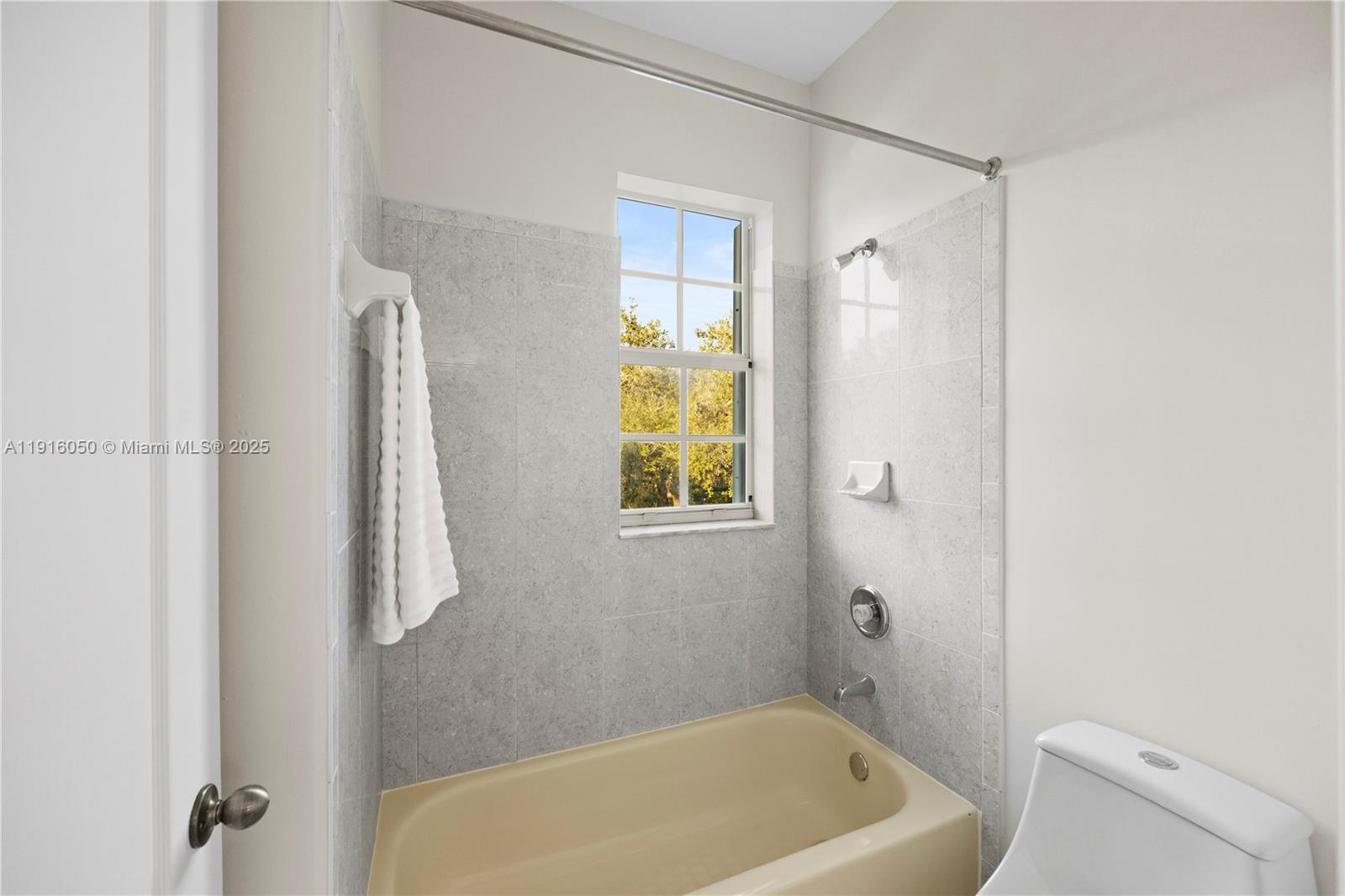 ROYAL OAKS - Residential