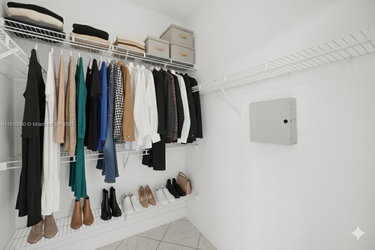 ROYAL OAKS - Residential