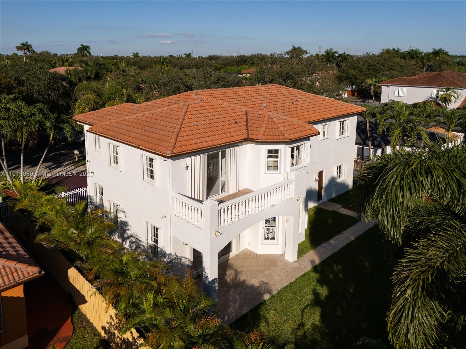 ROYAL OAKS - Residential