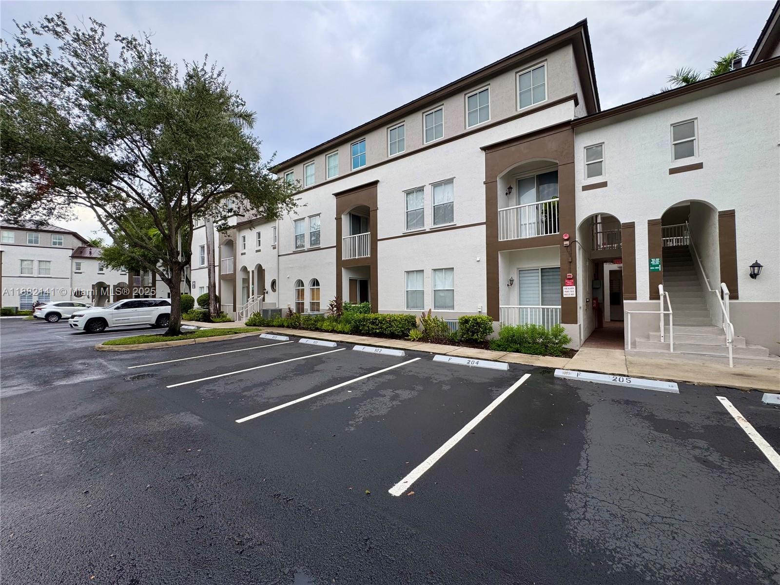 COURTYARDS TWO CONDO - Residential Lease