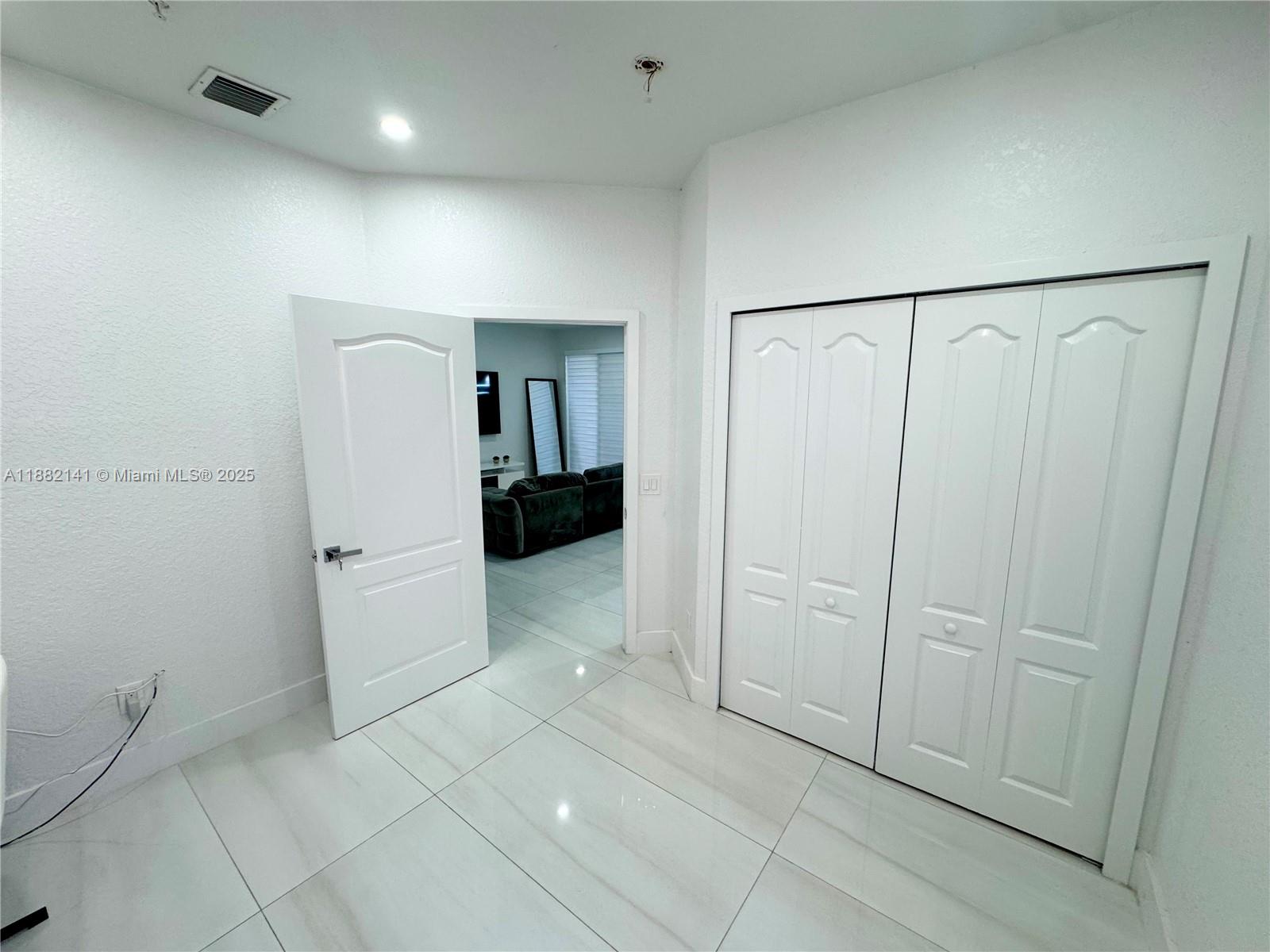 COURTYARDS TWO CONDO - Residential Lease