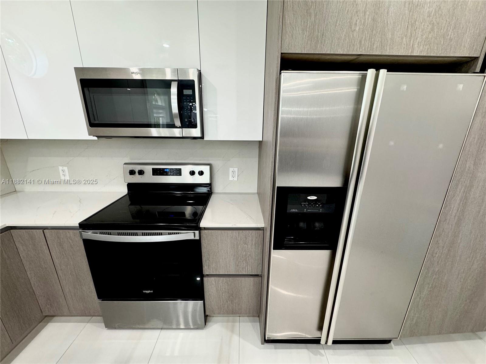COURTYARDS TWO CONDO - Residential Lease