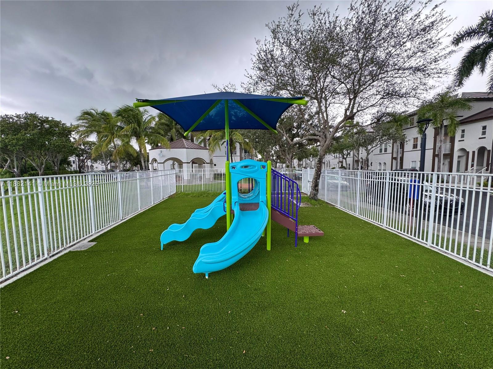COURTYARDS TWO CONDO - Residential Lease