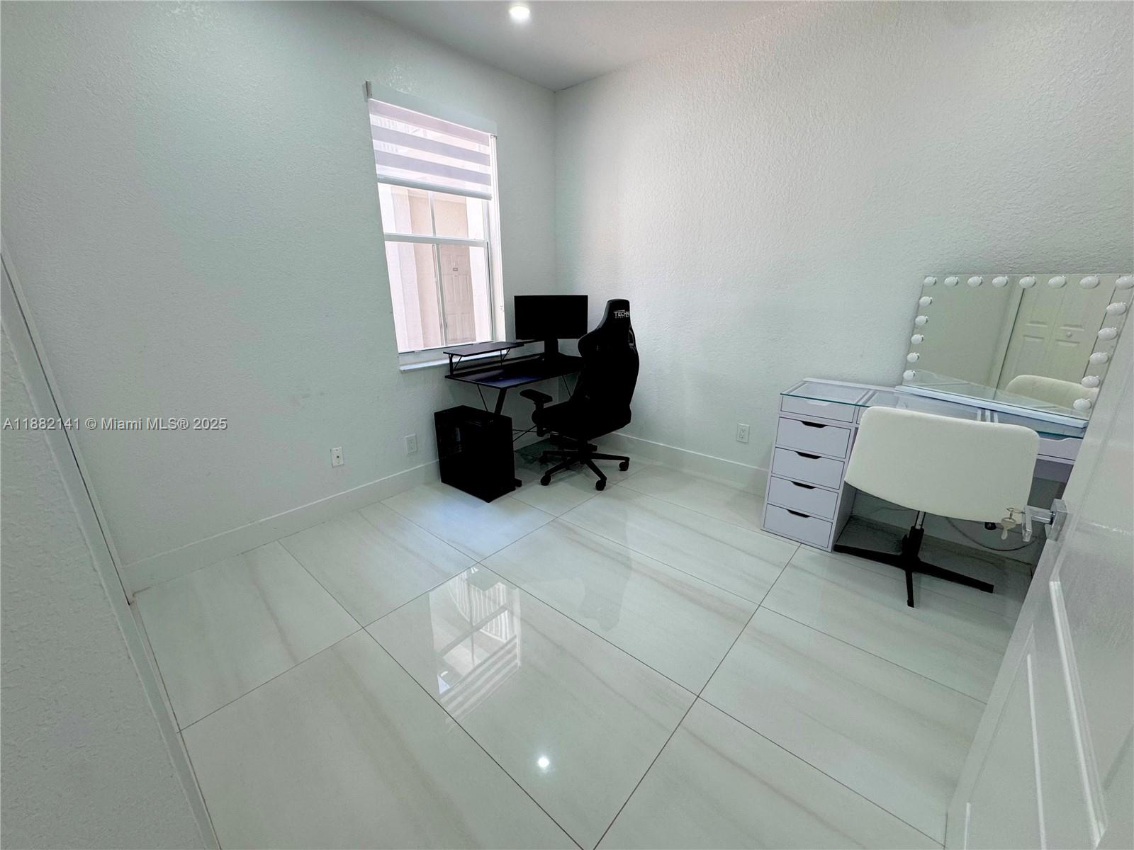 COURTYARDS TWO CONDO - Residential Lease