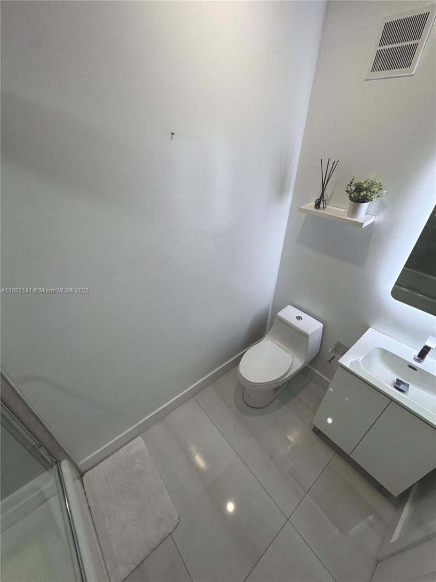COURTYARDS TWO CONDO - Residential Lease