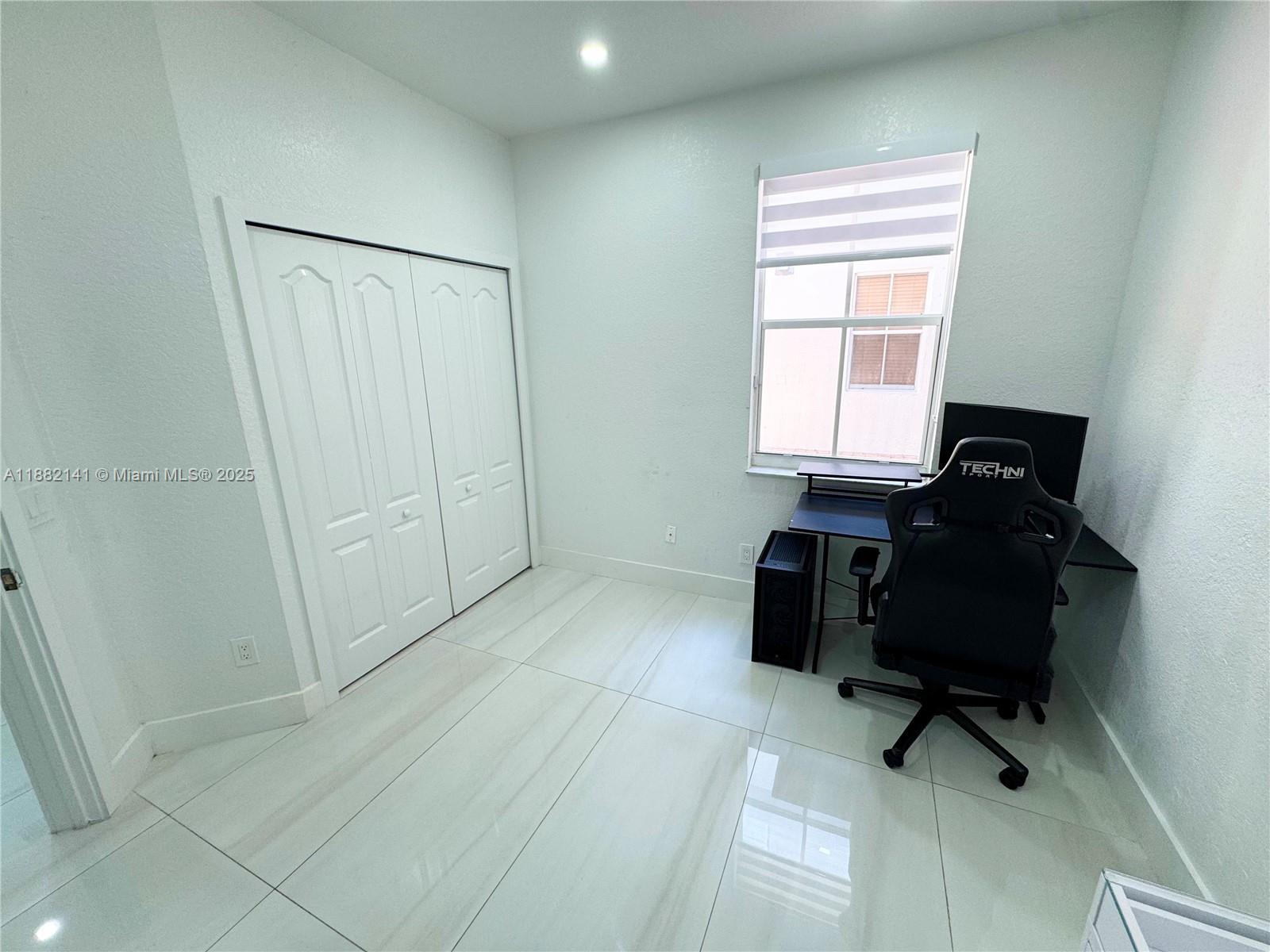 COURTYARDS TWO CONDO - Residential Lease
