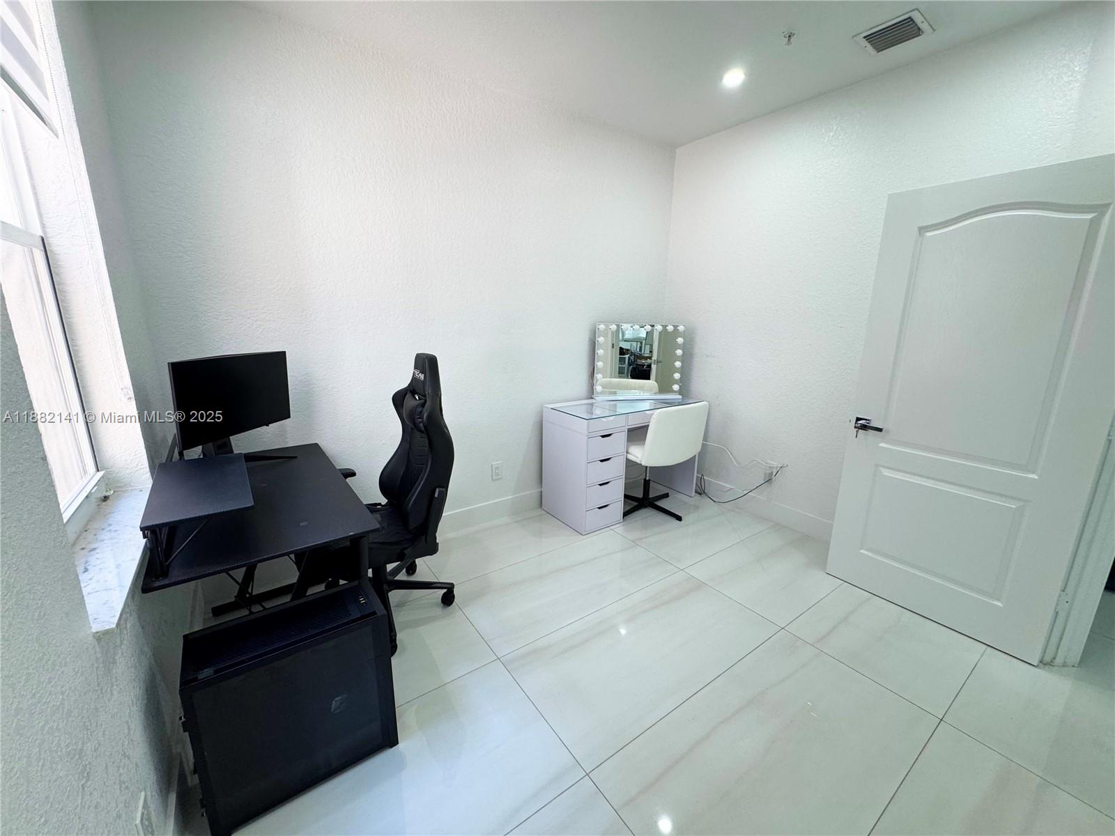 COURTYARDS TWO CONDO - Residential Lease