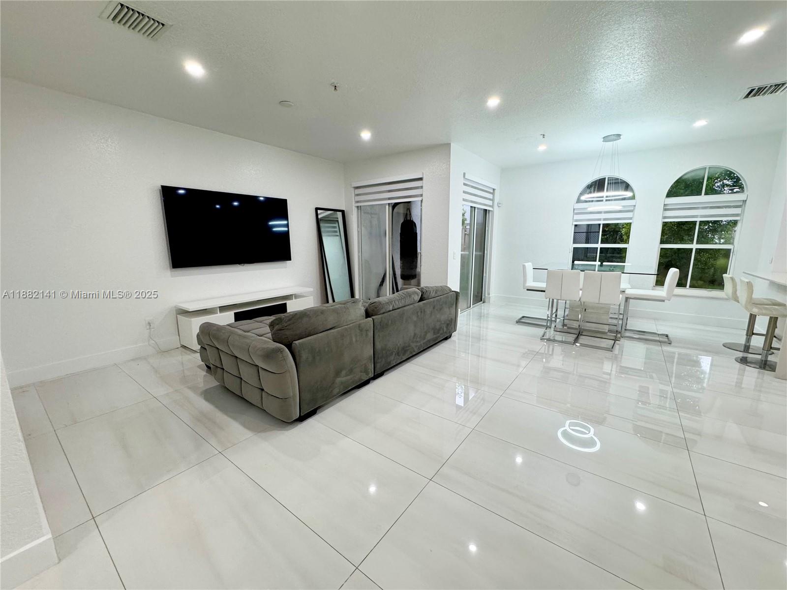 COURTYARDS TWO CONDO - Residential Lease
