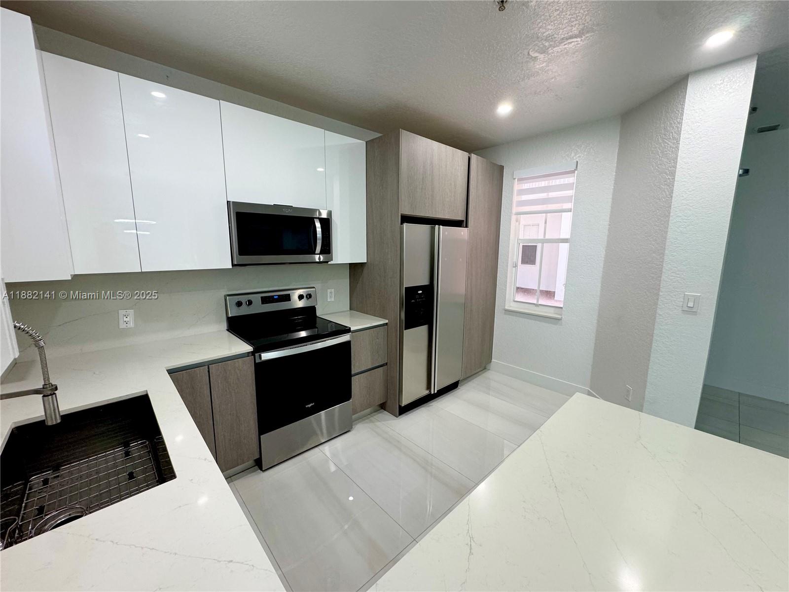 COURTYARDS TWO CONDO - Residential Lease