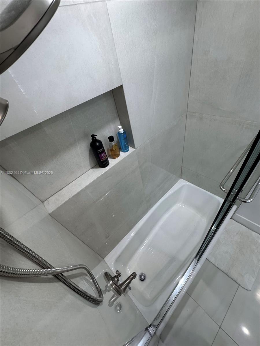 COURTYARDS TWO CONDO - Residential Lease
