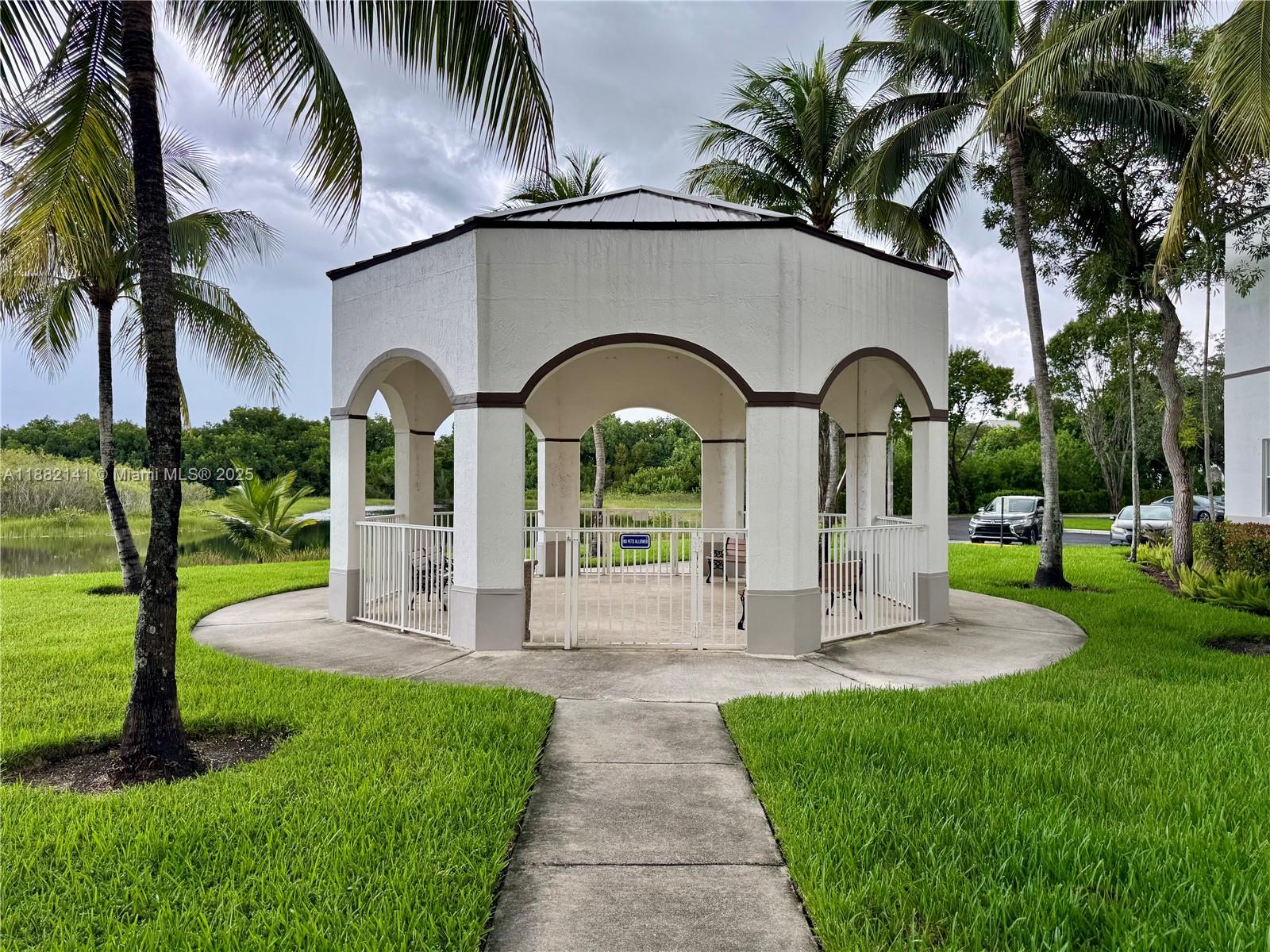 COURTYARDS TWO CONDO - Residential Lease