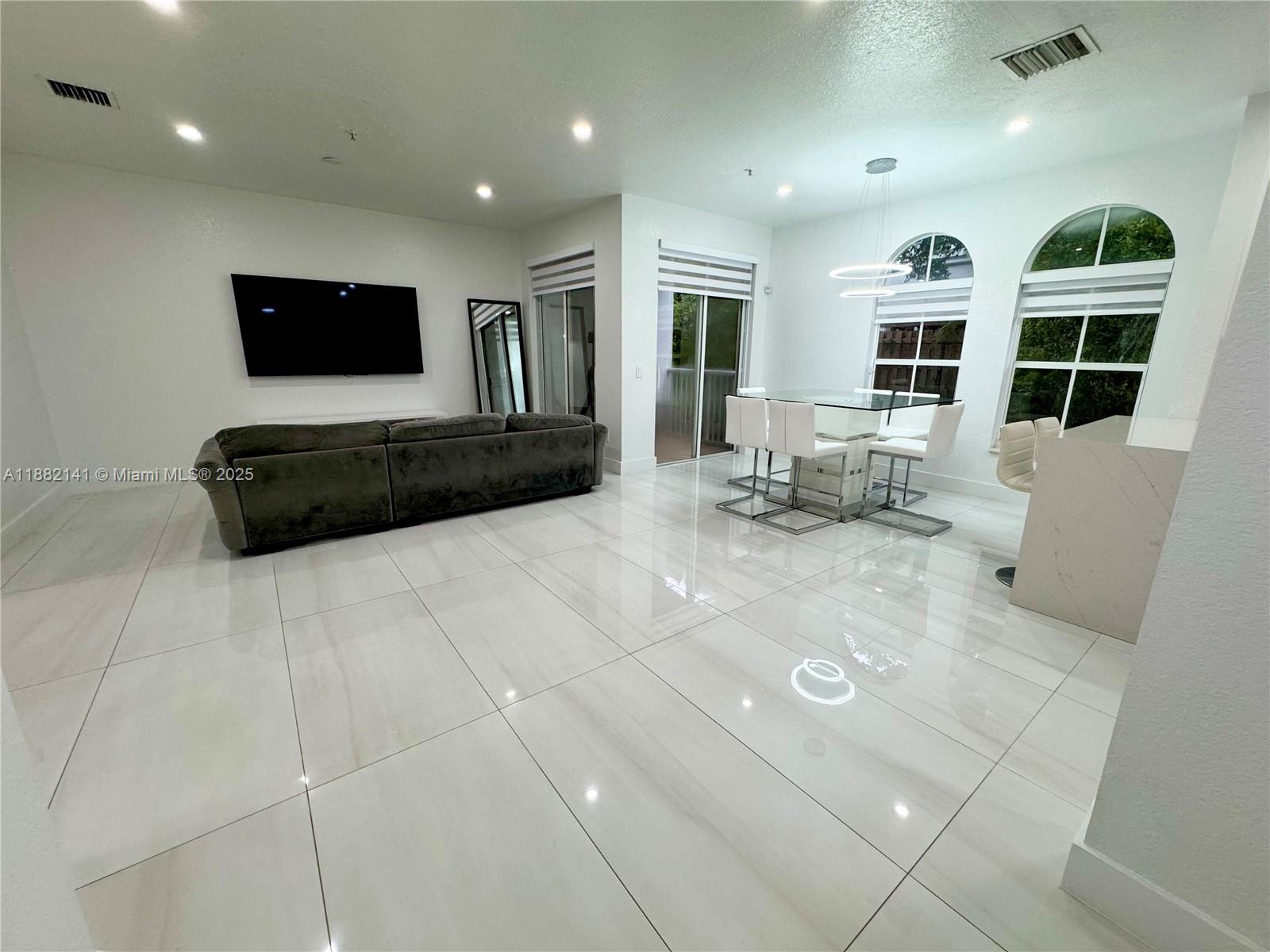 COURTYARDS TWO CONDO - Residential Lease
