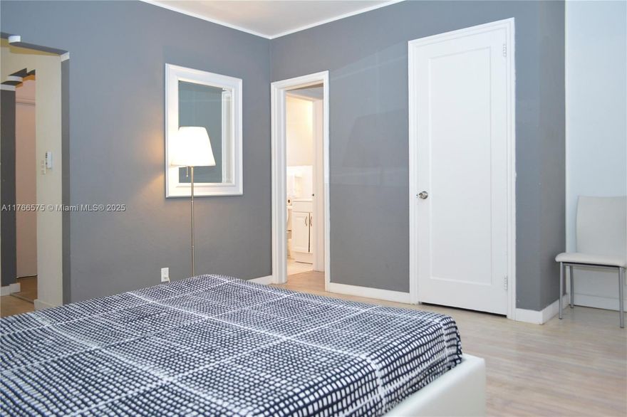 Great investment opportunity. Recent upgrades include a new roof, updated plumbing, and a newly renovated laundry room for added convenience. Enjoy a private garden entrance that enhances the unit’s charm and tranquility. Can be purchased as a bundle with unit 1.