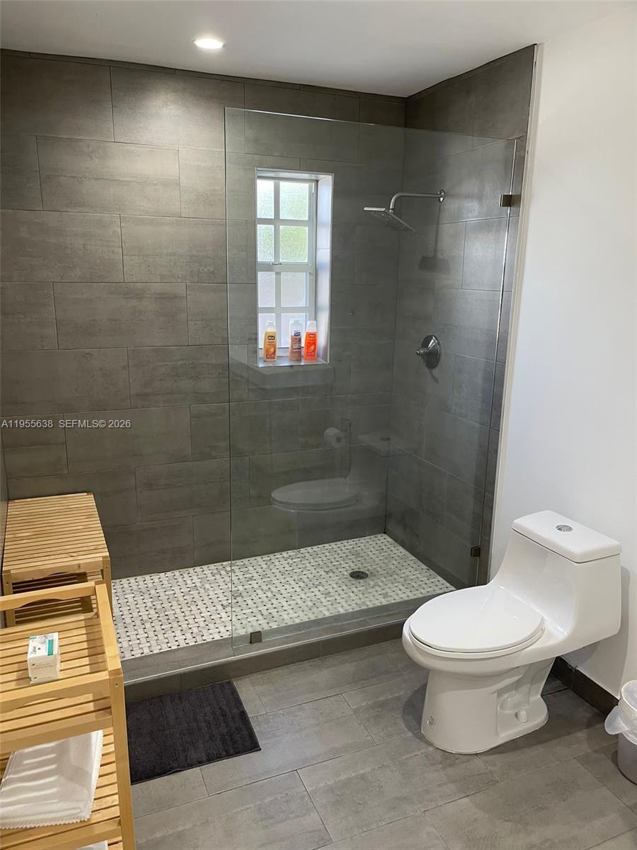 RIVERDALE - Residential