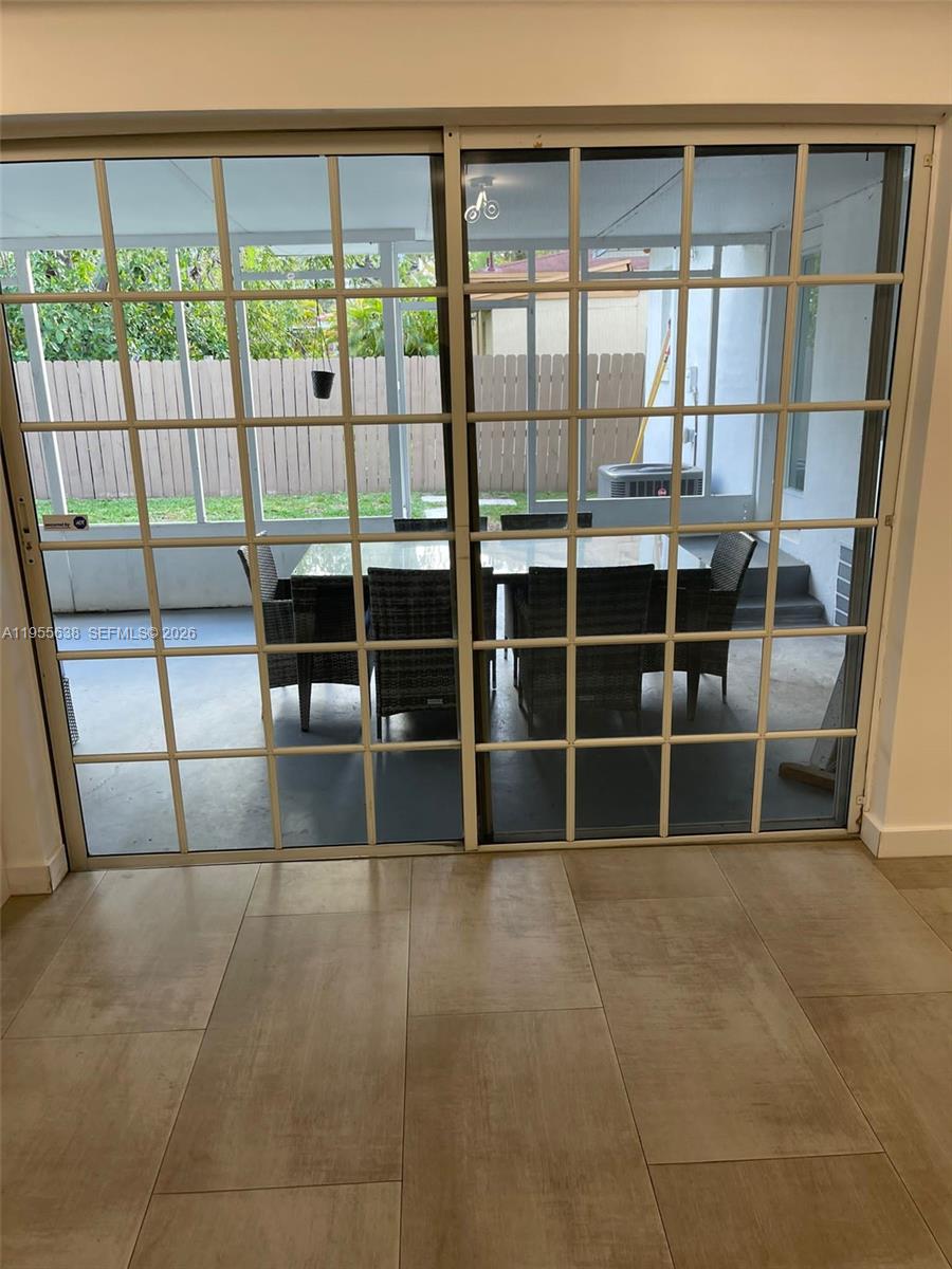 RIVERDALE - Residential