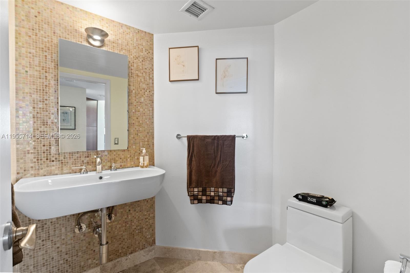 1000 ISL BLVD WILLIAMS IS - Residential