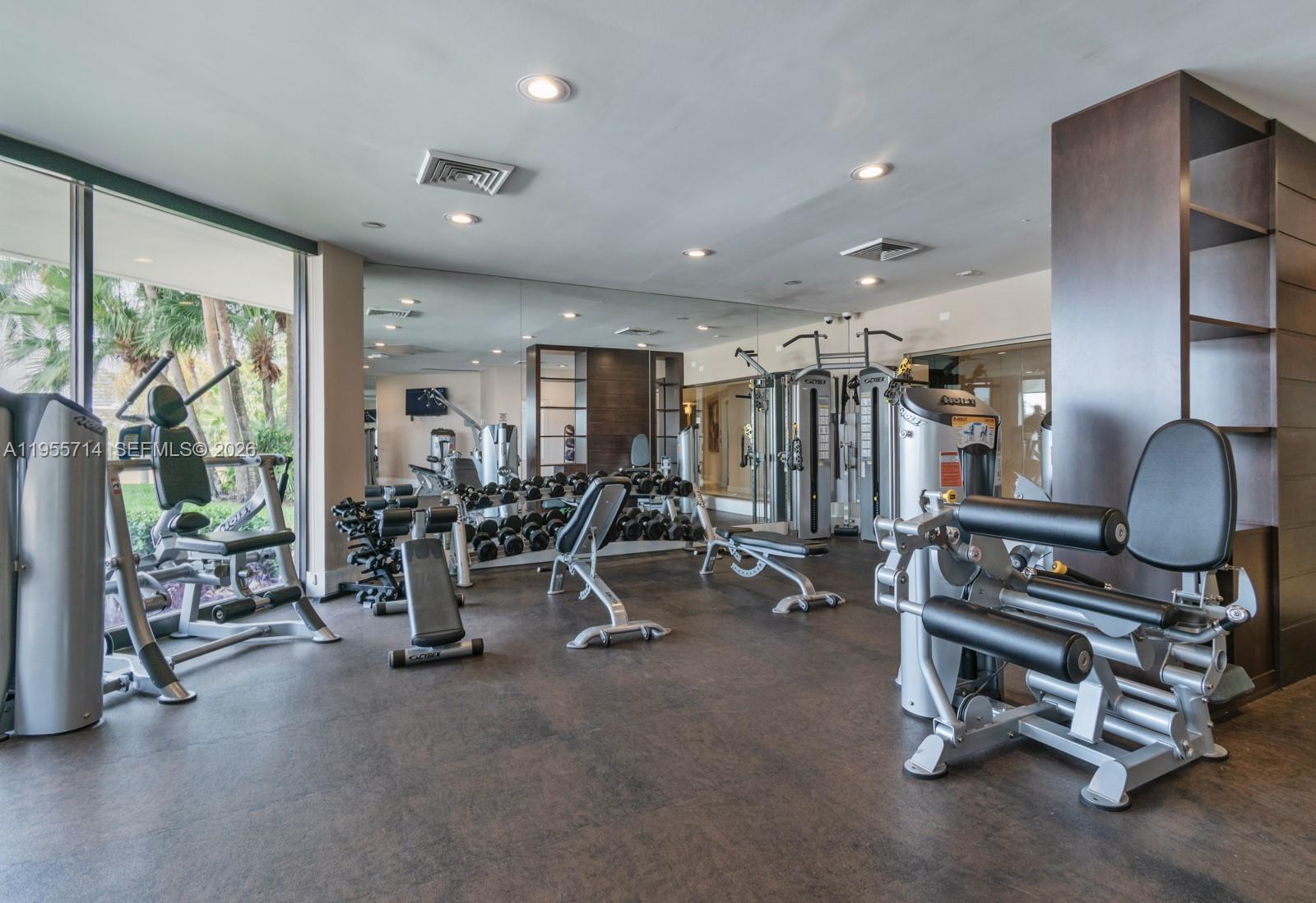 1000 ISL BLVD WILLIAMS IS - Residential