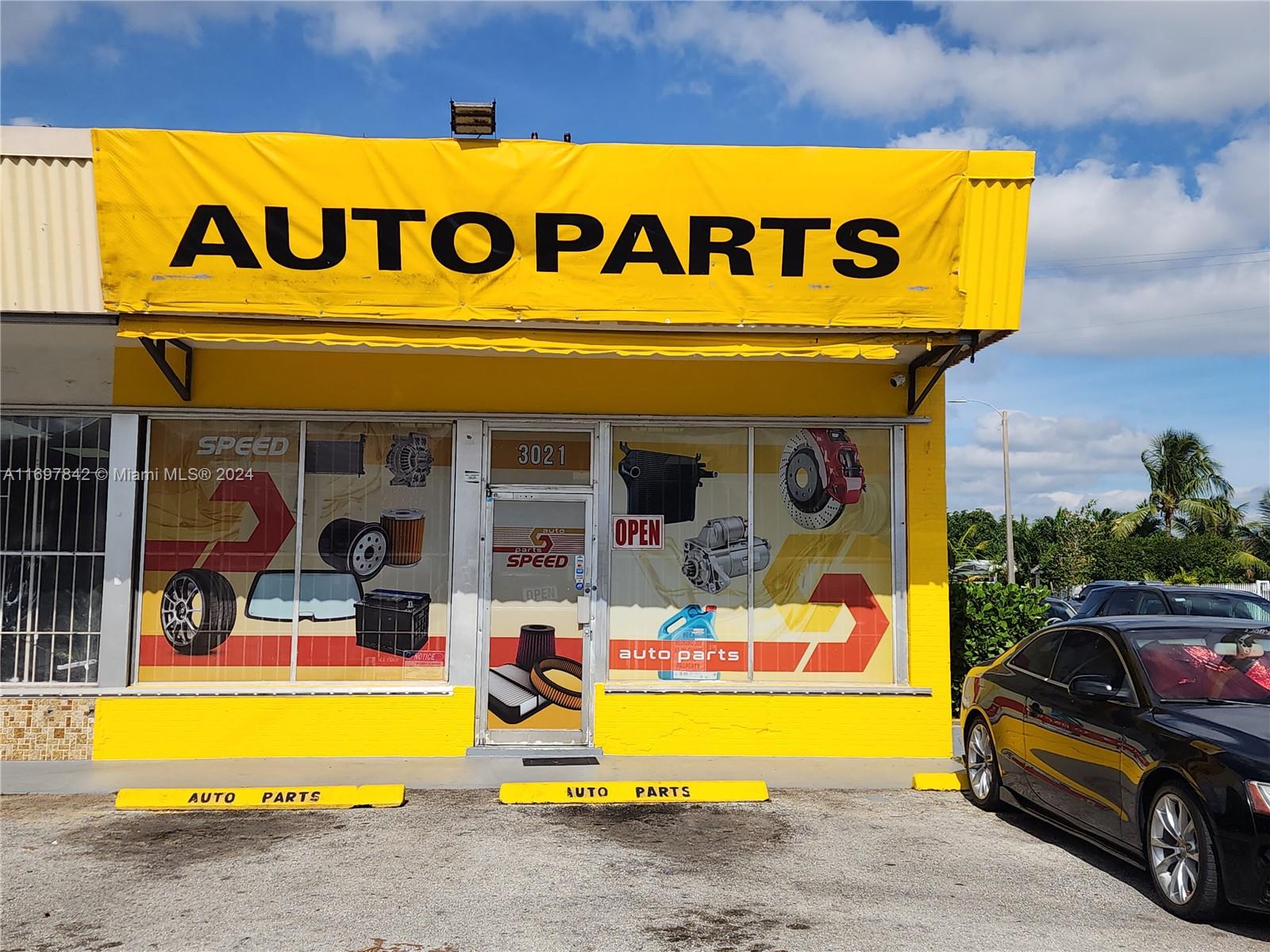 Great opportunity to own this income producing business, auto parts, batteries sales, misc sales, tire sales and much more, this business is centrally located, exposed to NW 7 St traffic, this price is set to sell fast, Hurry up and call for an appointment.