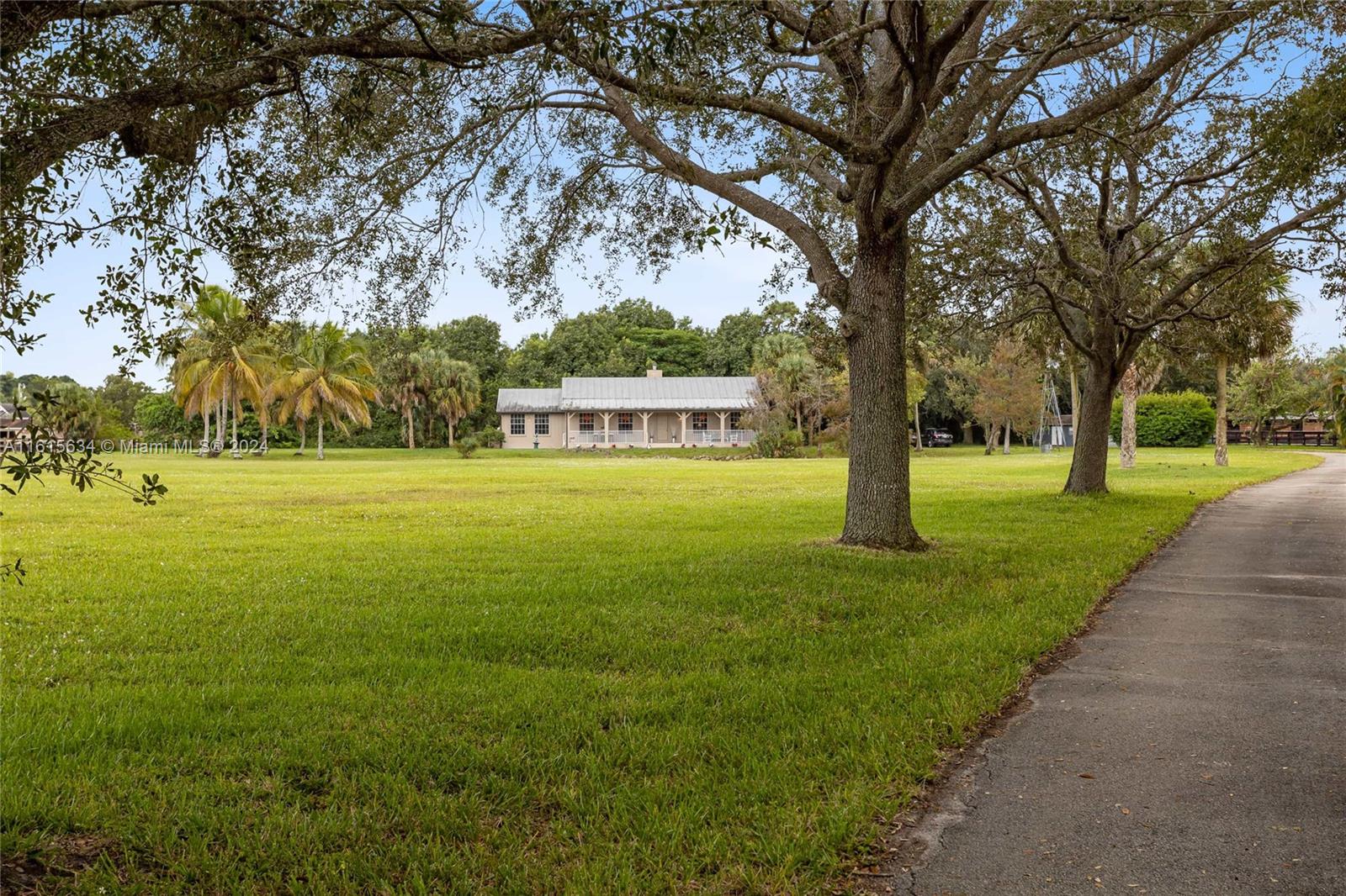 PALM BEACH FARMS - Residential