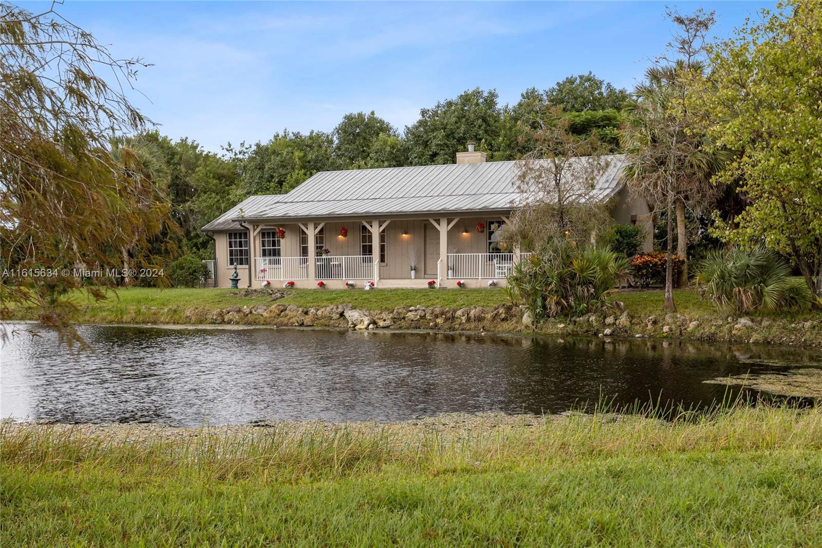 PALM BEACH FARMS - Residential