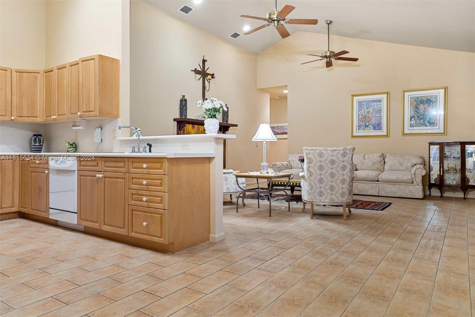 PALM BEACH FARMS - Residential