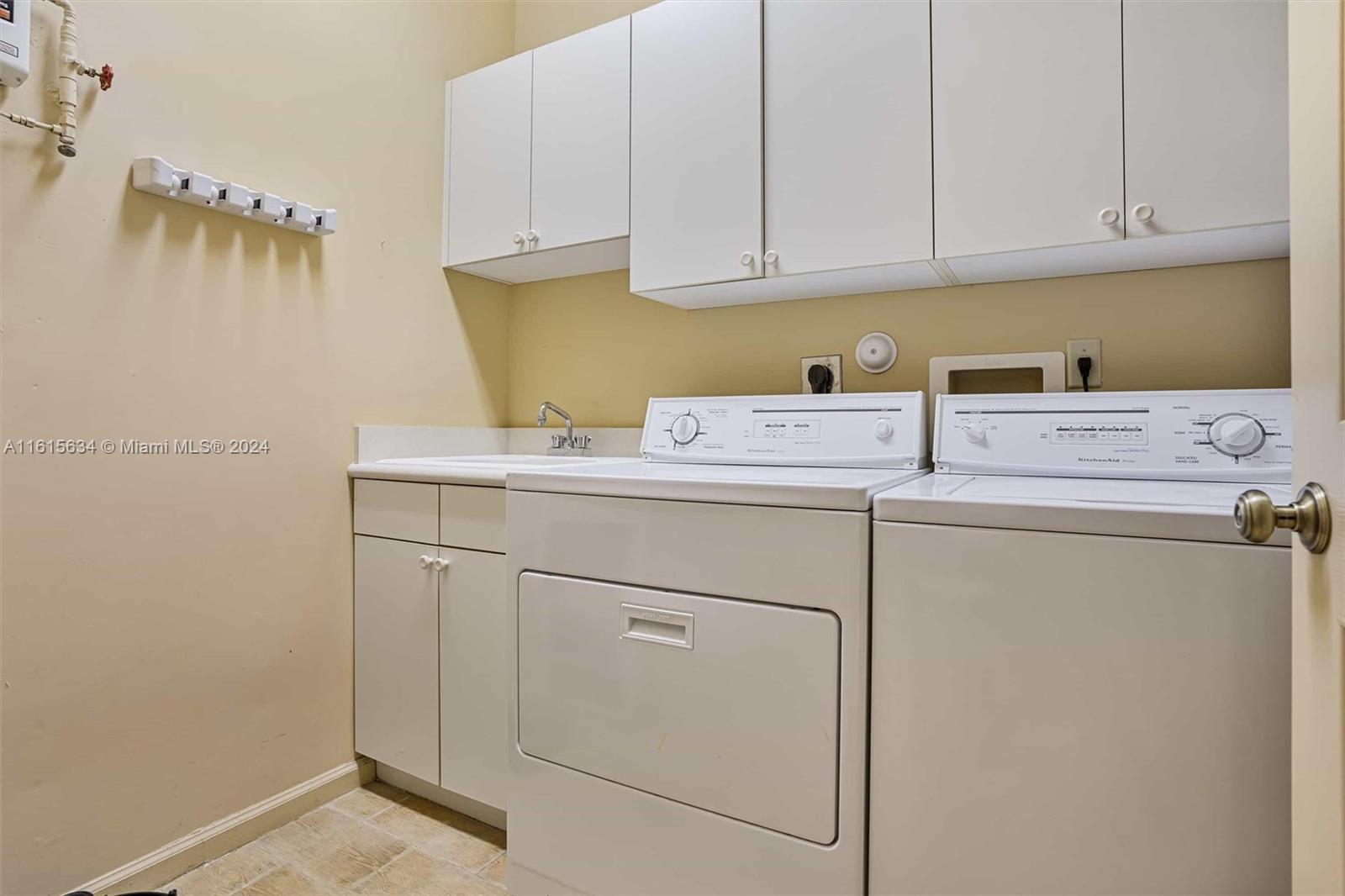 PALM BEACH FARMS - Residential