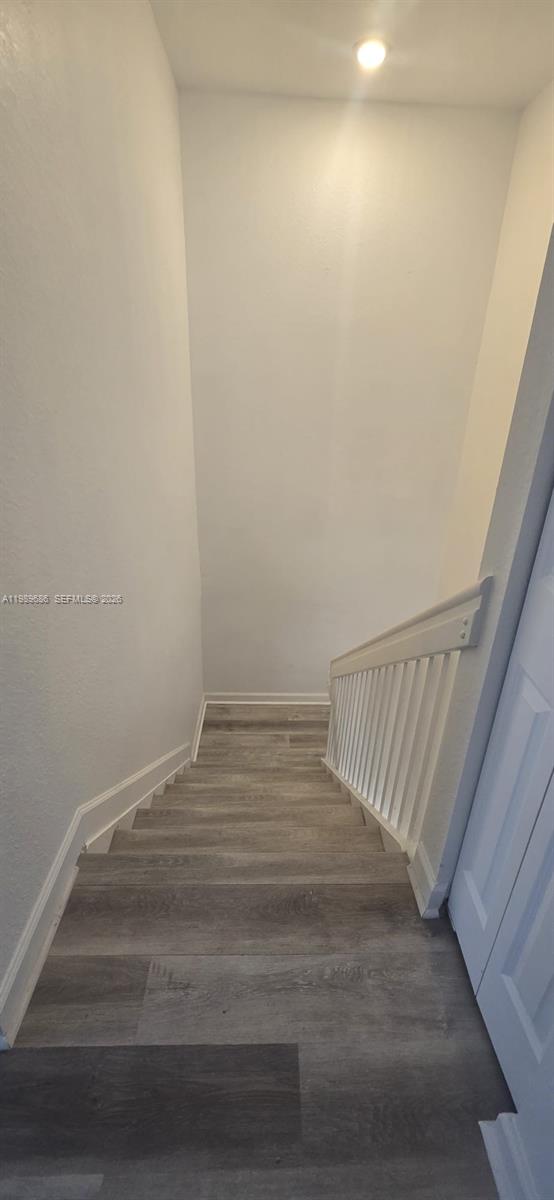 SILVER PALM RESIDENTIAL H - Residential Lease