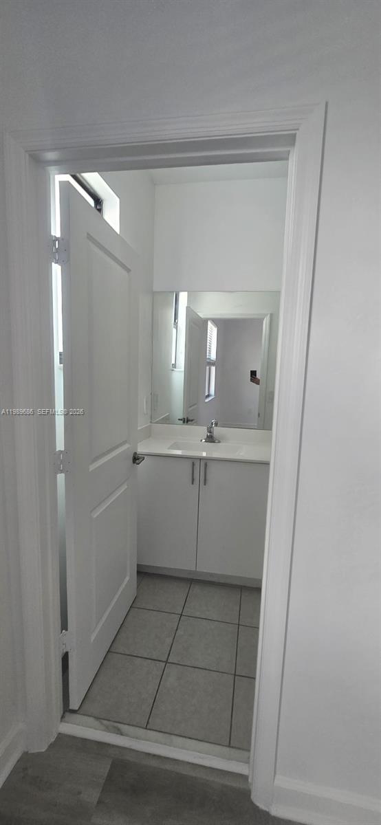 SILVER PALM RESIDENTIAL H - Residential Lease