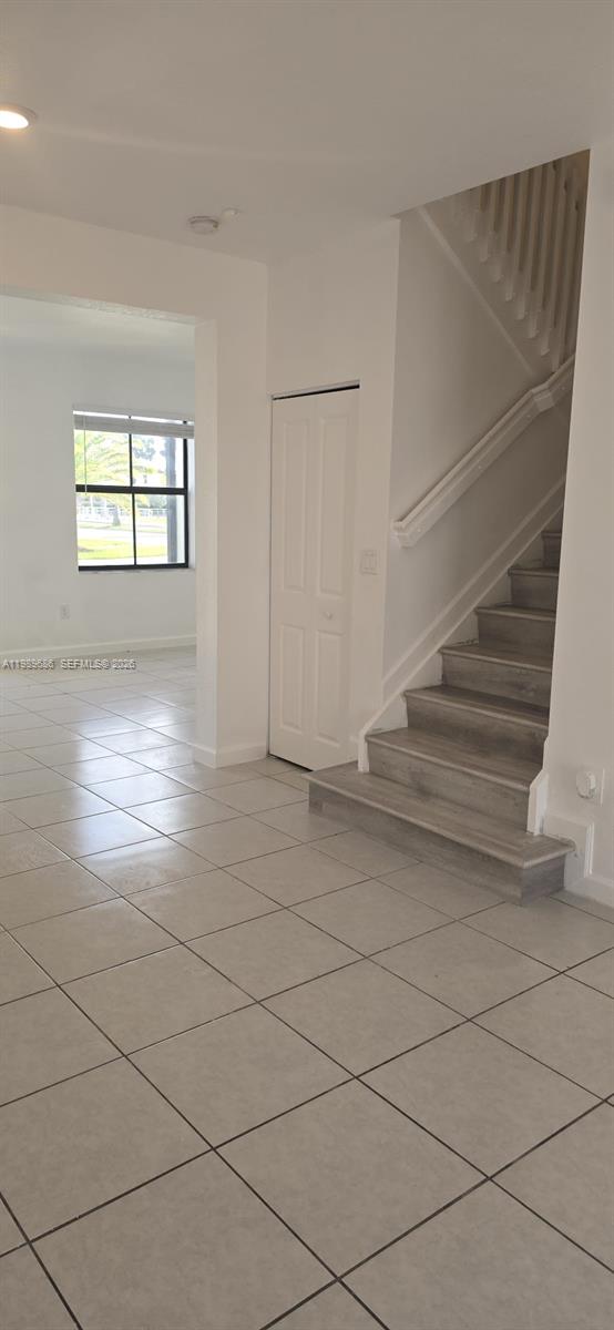 SILVER PALM RESIDENTIAL H - Residential Lease