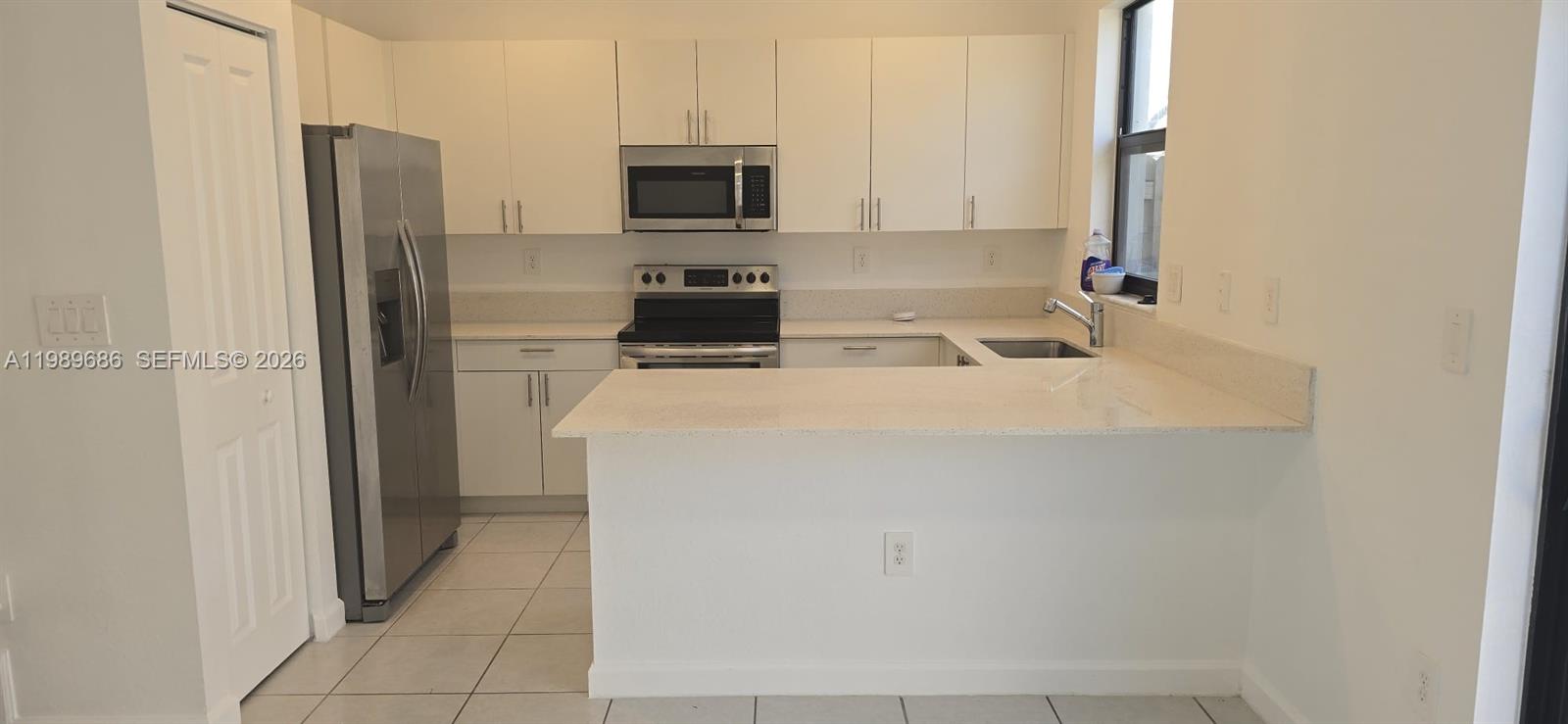 SILVER PALM RESIDENTIAL H - Residential Lease