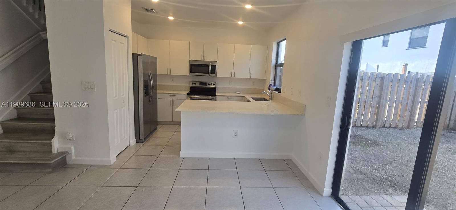 SILVER PALM RESIDENTIAL H - Residential Lease