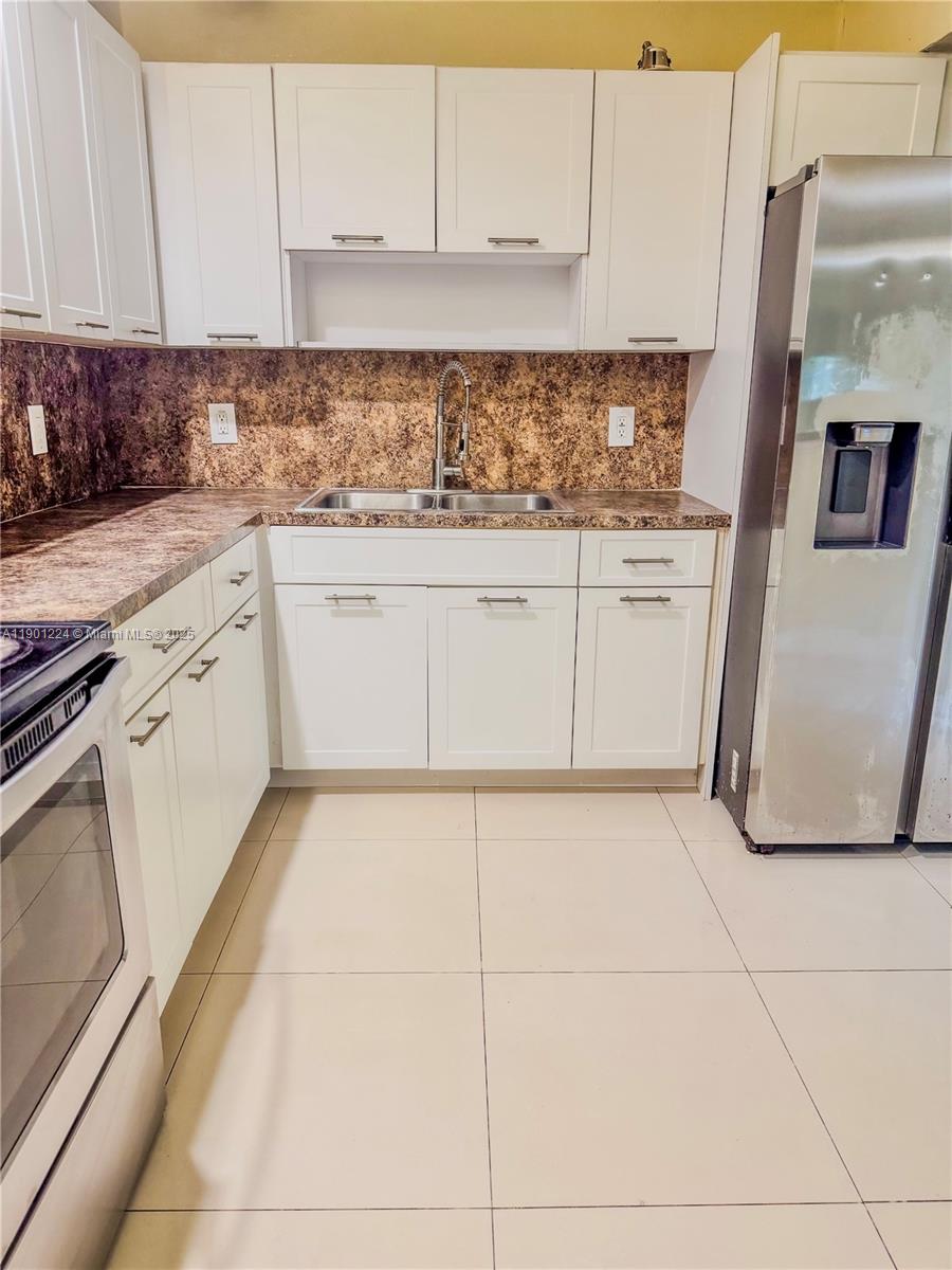 DENNIS DEV TOWNHOUSES - Residential