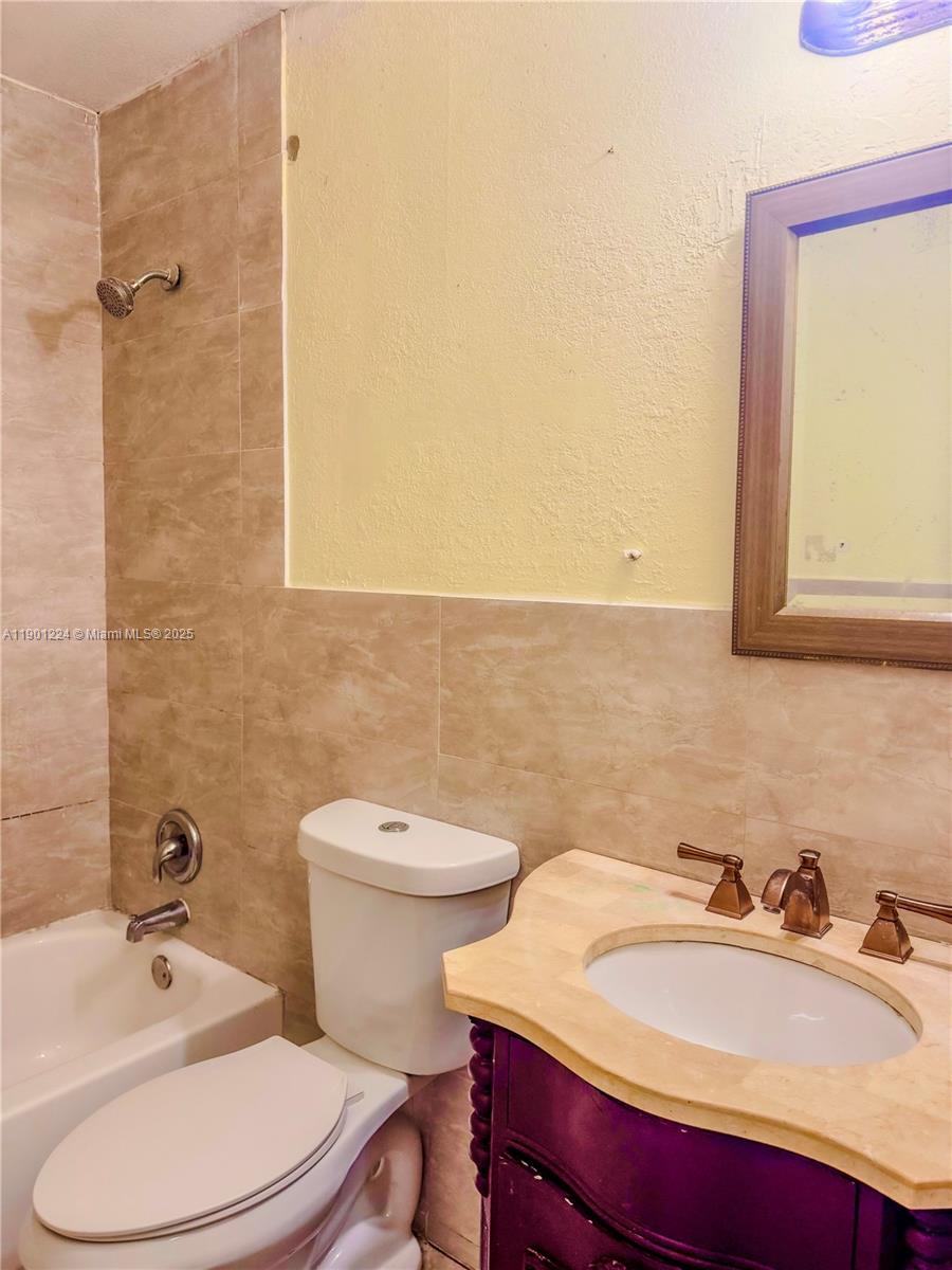 DENNIS DEV TOWNHOUSES - Residential