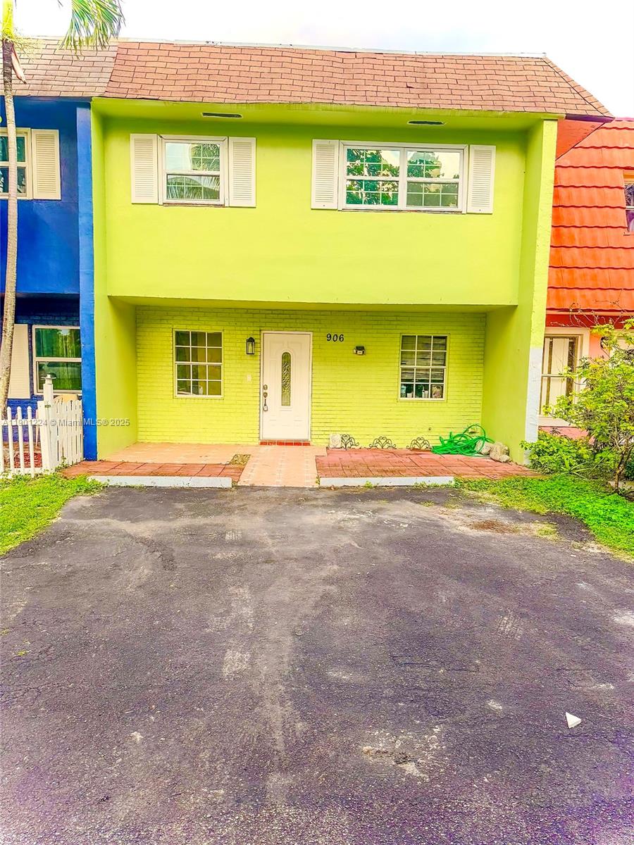 DENNIS DEV TOWNHOUSES - Residential