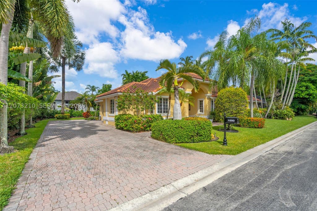 Photo of 1090 SW 156th Ave, Pembroke Pines, FL 33027 (MLS # A12073210)