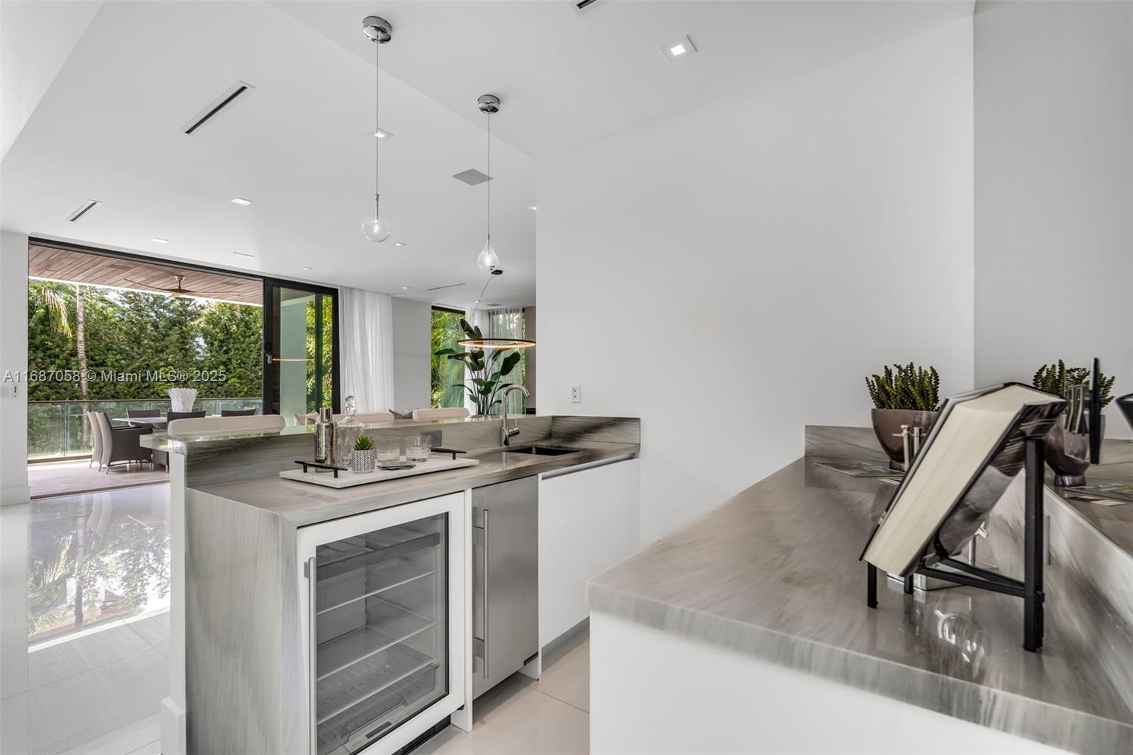 BAL HARBOUR RESIDENTIAL S - Residential