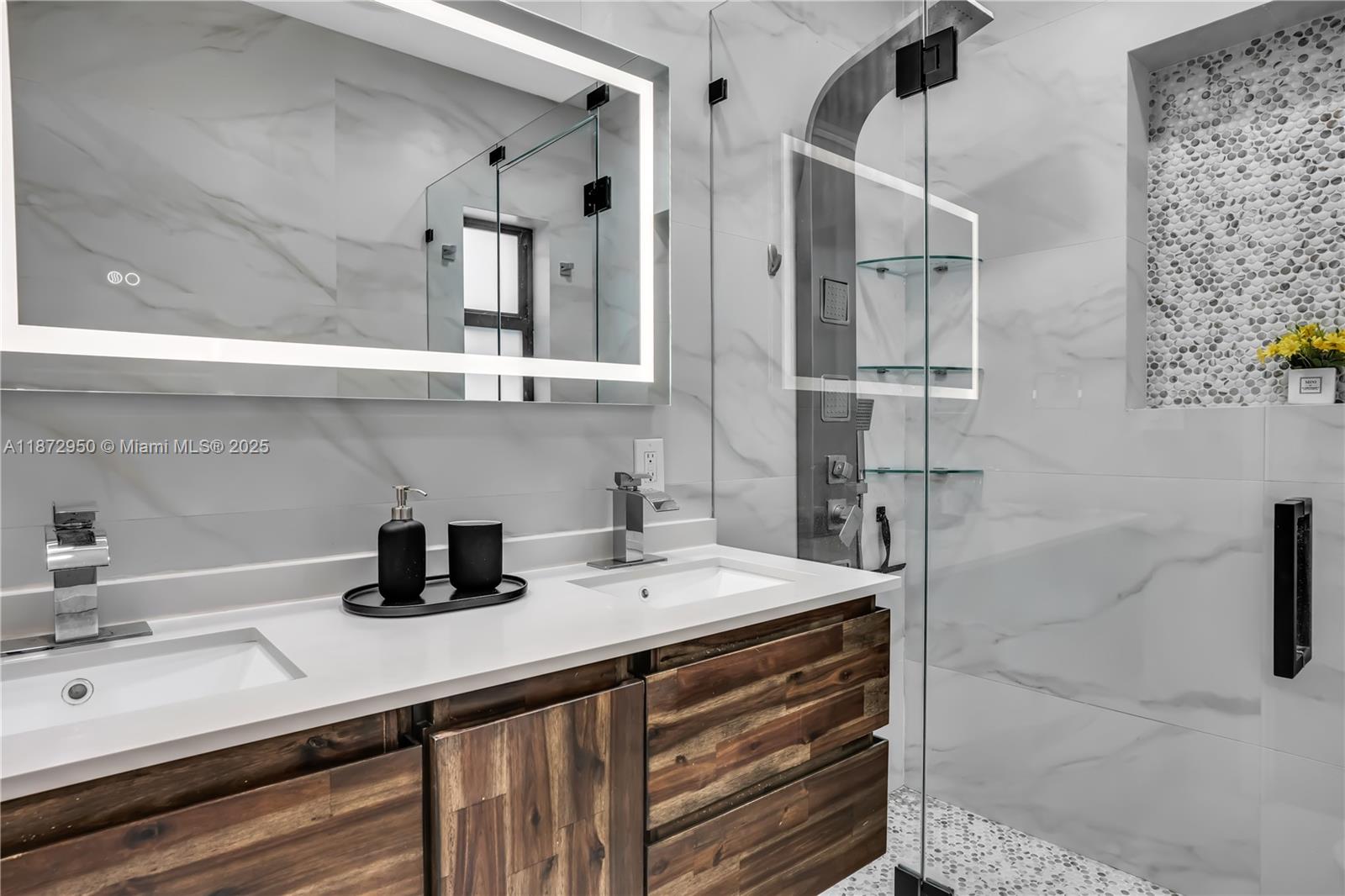 SILVER BLUFF EST-SEC B - Residential