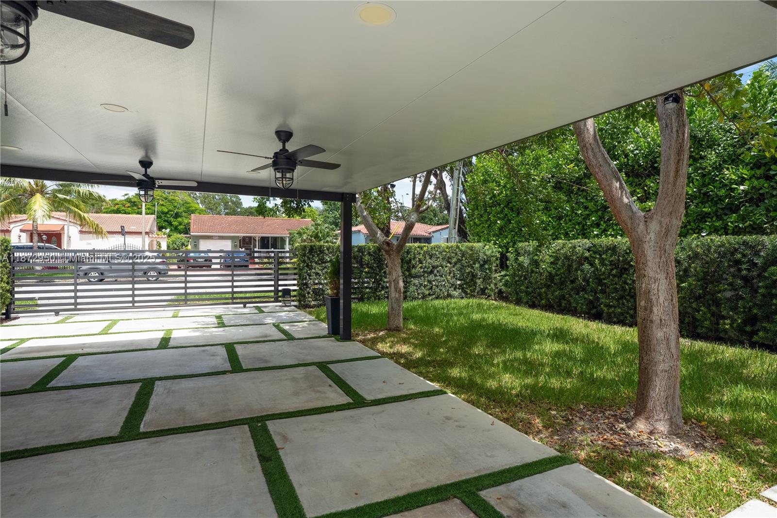 SILVER BLUFF EST-SEC B - Residential