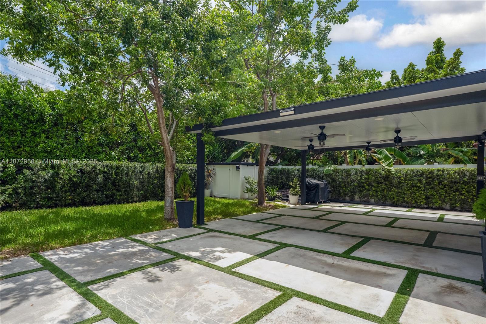 SILVER BLUFF EST-SEC B - Residential