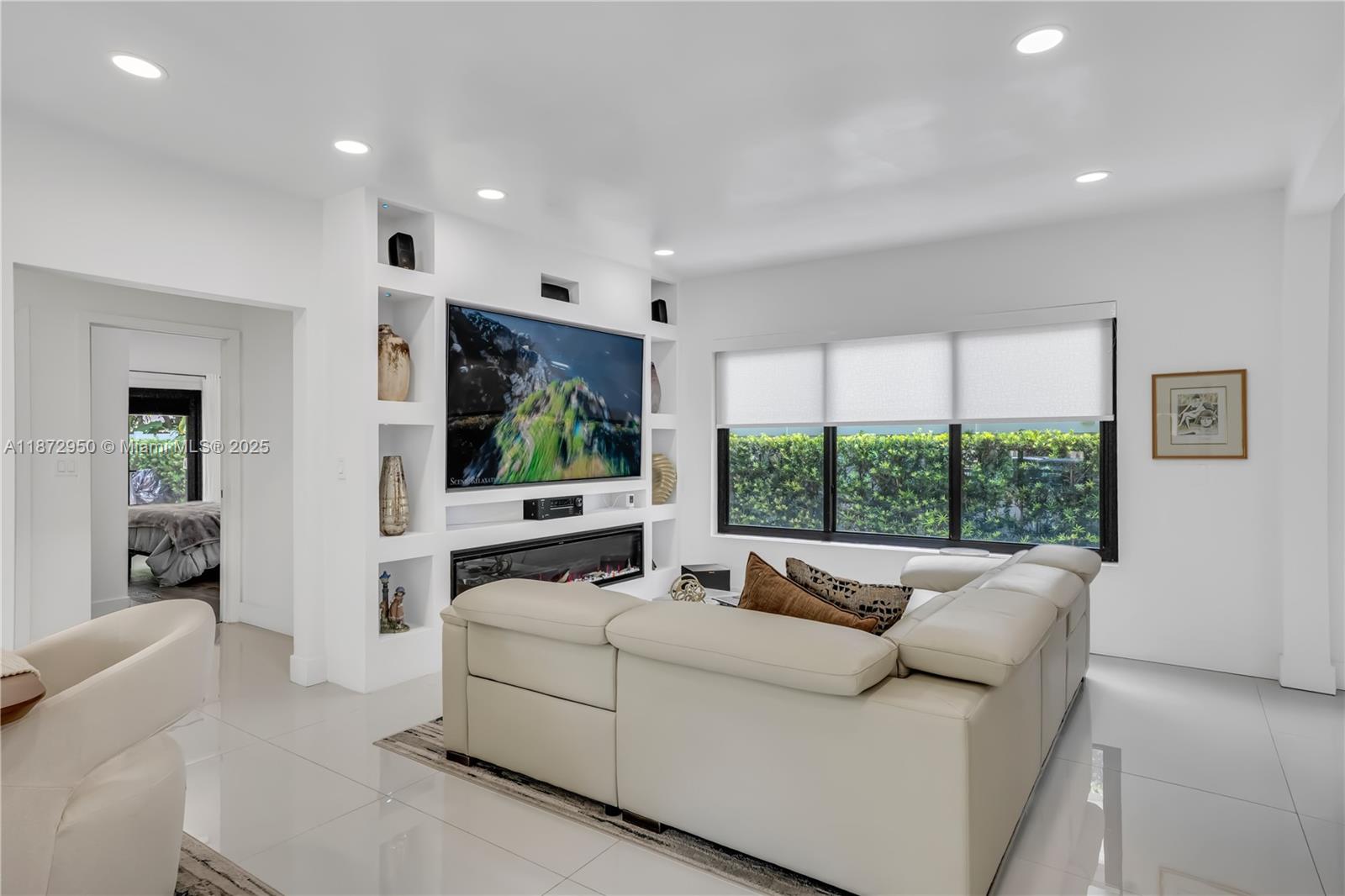 SILVER BLUFF EST-SEC B - Residential