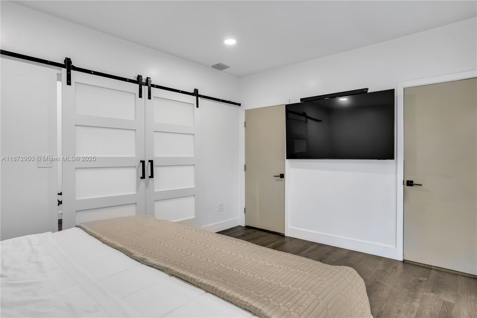 SILVER BLUFF EST-SEC B - Residential