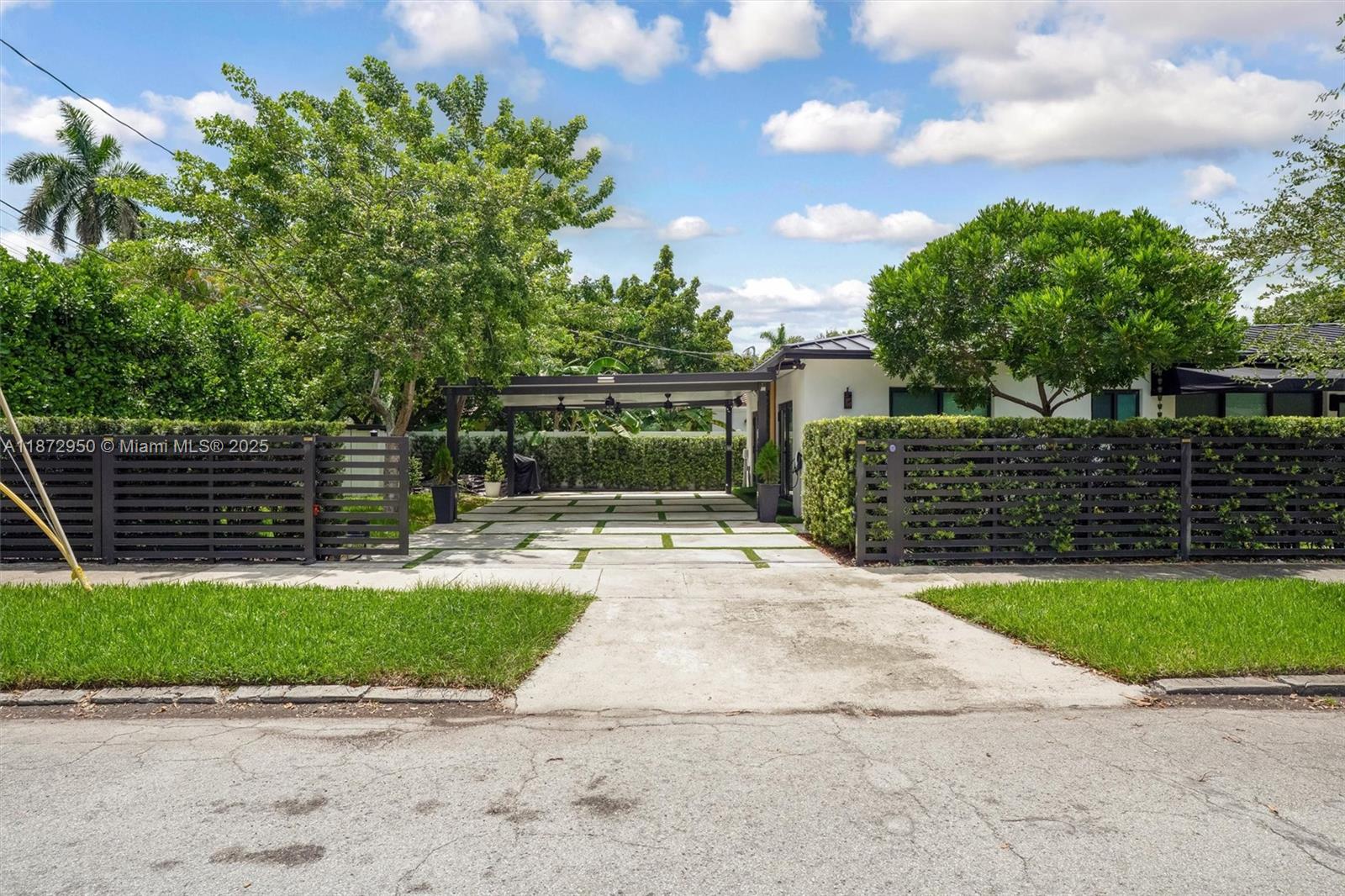 SILVER BLUFF EST-SEC B - Residential