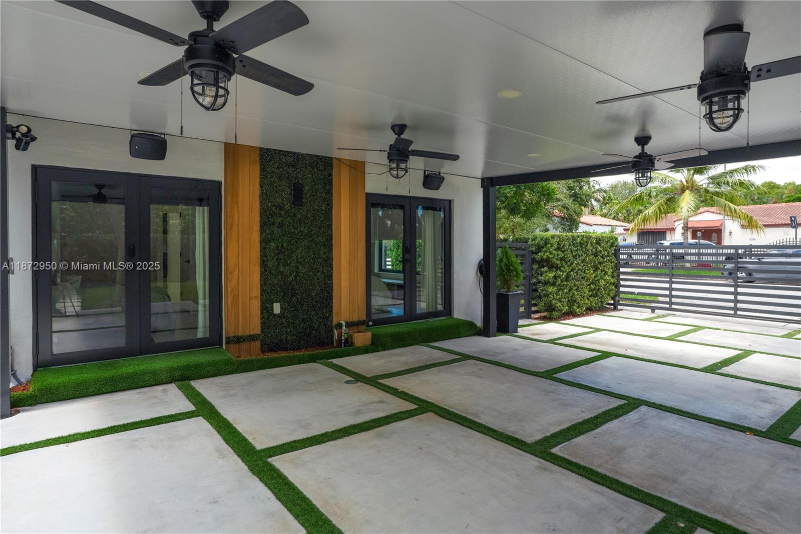 SILVER BLUFF EST-SEC B - Residential